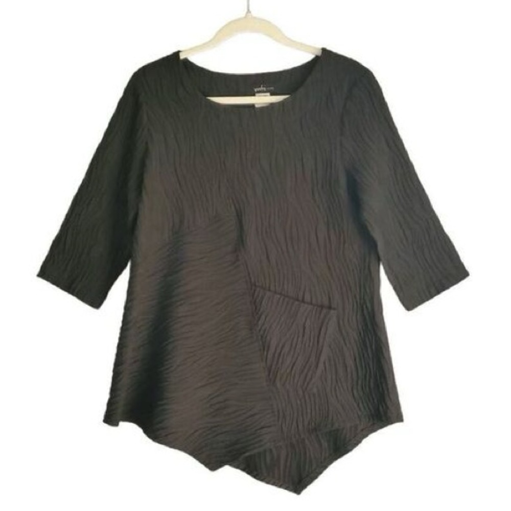 Yushi Black Textured Tunic Top